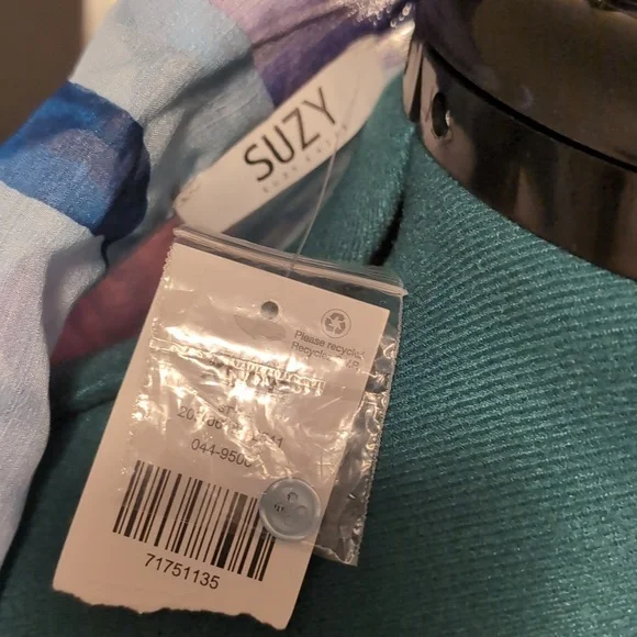 Top - Picture 7 of 11